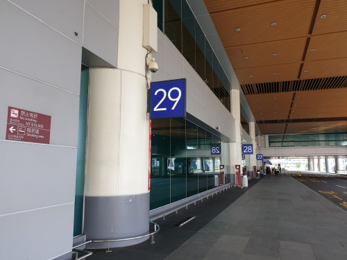 台灣桃園國際機場-接機-入境會面點及小客車接機乘車點